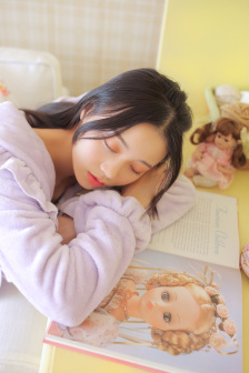 年轻的母亲中文版